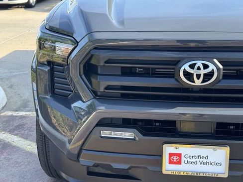 Certified 2025 Toyota Tacoma SR5 AWD/4WD image 5