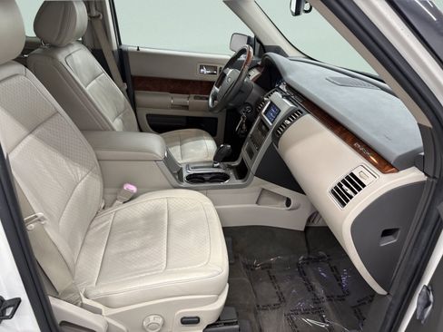 Used 2012 Ford Flex Limited FWD image 23