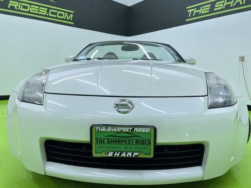 Used 2005 Nissan 350Z Touring RWD image 3