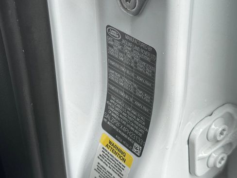 Used 2023 Land Rover Range Rover Evoque SE image 38