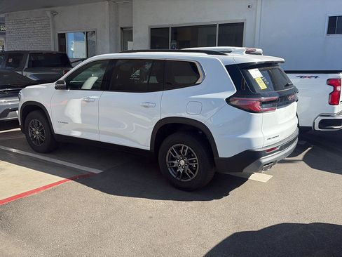 Used 2026 GMC Acadia Elevation FWD image 3