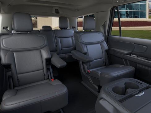 New 2025 Ford Expedition Active image 11