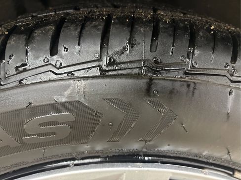 Used 2021 Toyota Corolla LE image 31