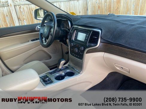Used 2016 Jeep Grand Cherokee Laredo w/ Quick Order Package 23E AWD/4WD image 32