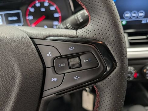 Used 2025 Chevrolet Trax RS w/ Driver Confidence Package FWD image 20