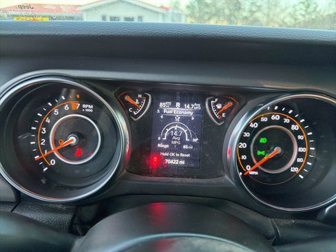 Used 2023 Jeep Gladiator Sport AWD/4WD image 14