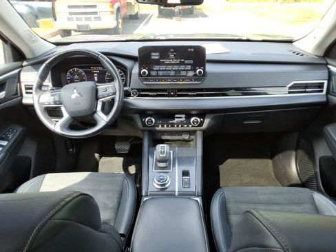 Used 2022 Mitsubishi Outlander SE AWD/4WD image 17