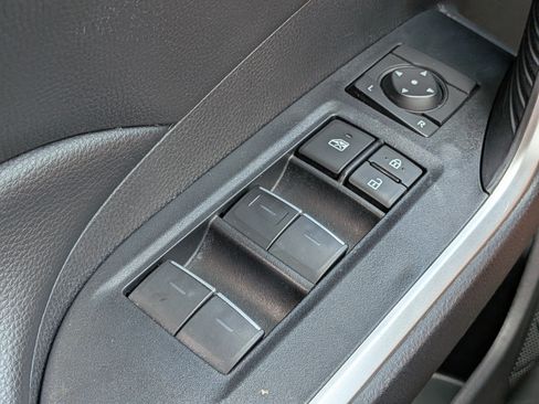Used 2024 Toyota RAV4 XLE FWD image 22