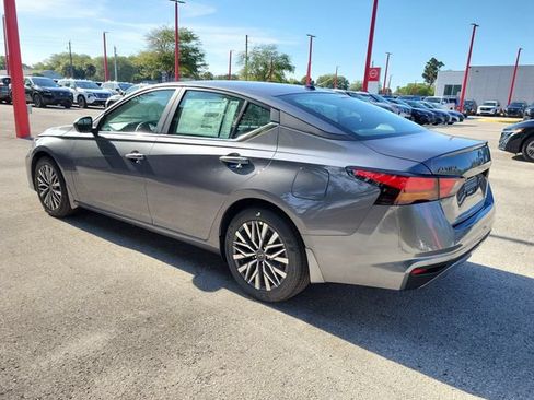 New 2026 Nissan Altima 2.5 SV FWD image 4