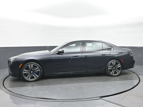 Used 2023 BMW 760i xDrive w/ Luxury Rear Seating Package AWD/4WD image 6