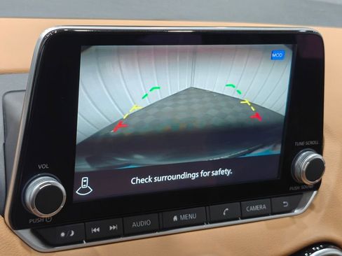 Used 2025 Nissan Sentra SV w/ SV Premium Package FWD image 36