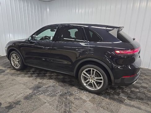 Used 2022 Porsche Cayenne image 4