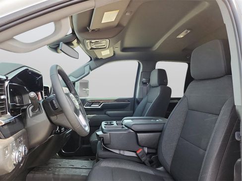 New 2025 GMC Sierra 2500 SLE image 15