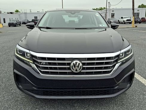 Used 2020 Volkswagen Passat 2.0T R-Line FWD image 2