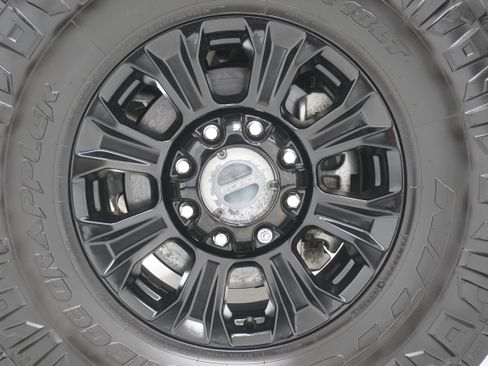 Used 2022 Ford F250 Platinum w/ Tremor Off-Road Package AWD/4WD image 35