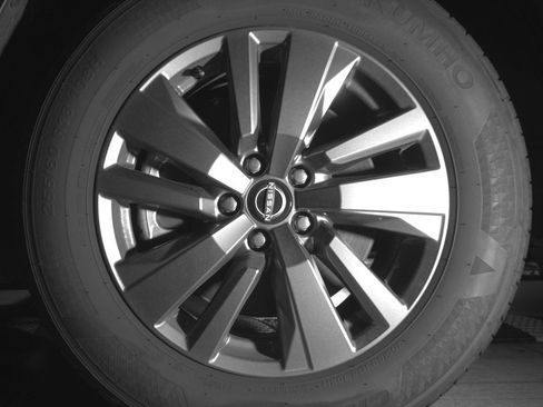 Used 2025 Nissan Pathfinder SV image 12