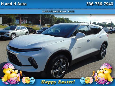 Used 2023 Chevrolet Blazer LT image 1
