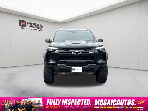 Used 2025 Chevrolet Colorado ZR2 w/ Technology Package AWD/4WD image 2