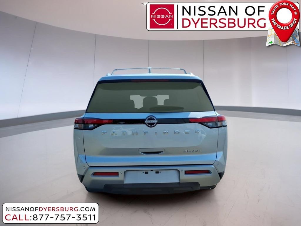 Used 2025 Nissan Pathfinder SL AWD/4WD image 4