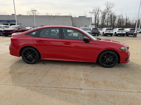 Used 2023 Honda Civic Sport image 3