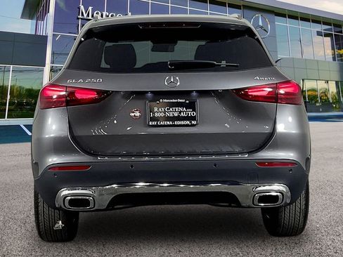 Used 2026 Mercedes-Benz GLA 250 4MATIC image 4