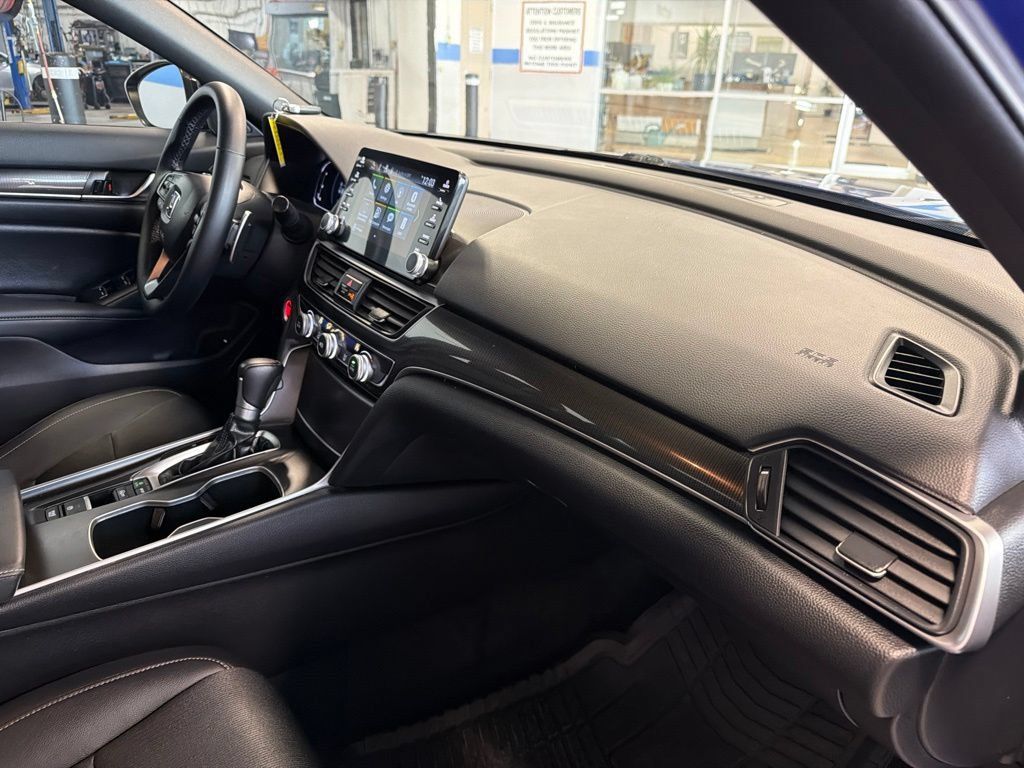 Used 2022 Honda Accord Sport image 32