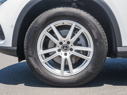 Certified 2025 Mercedes-Benz GLC 300 4MATIC w/ Driver Assistance Package image 17