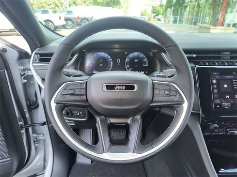 New 2025 Jeep Grand Cherokee Laredo X w/ Luxury Tech Group I image 14