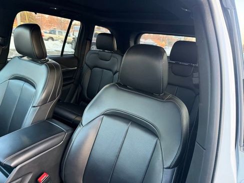 Certified 2025 Jeep Grand Cherokee Limited w/ Luxury Tech Group II image 14