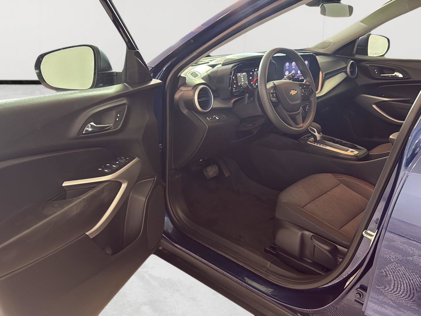 Certified 2024 Chevrolet Trax LS FWD image 18