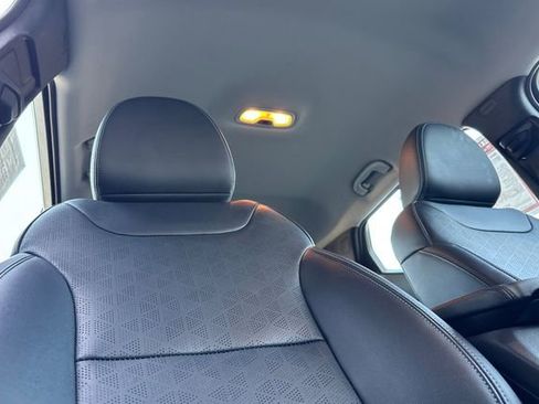 Used 2023 Chevrolet Bolt EUV Premier image 20