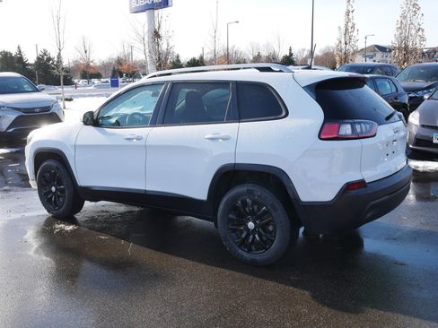 Used 2020 Jeep Cherokee Latitude w/ Cold Weather Group image 5