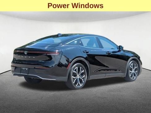 Used 2024 Toyota Crown AWD/4WD image 5