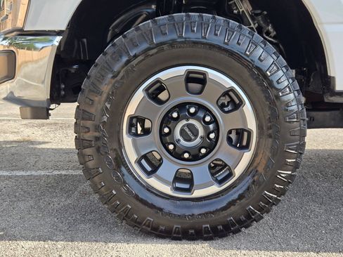 Used 2024 Ford F250 Lariat w/ Tremor Off-Road Package AWD/4WD image 33