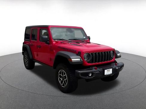 Used 2025 Jeep Wrangler Unlimited Rubicon AWD/4WD image 9