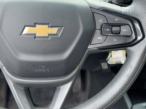 Used 2025 Chevrolet Trax LS w/ LS Convenience Package FWD image 18