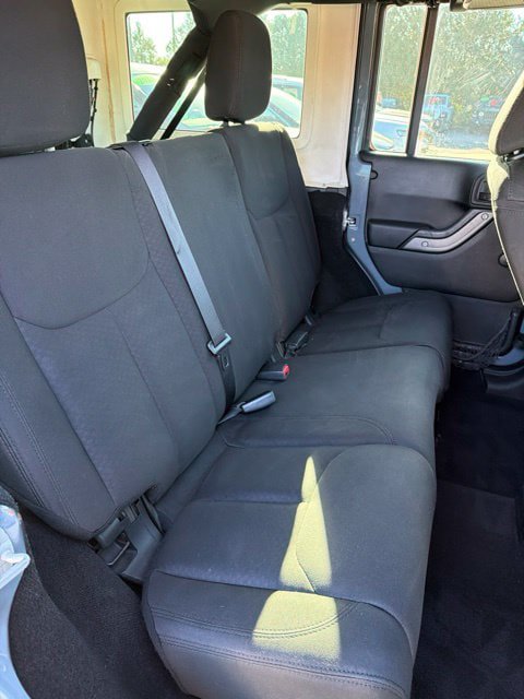 Used 2015 Jeep Wrangler Unlimited Sport AWD/4WD image 13