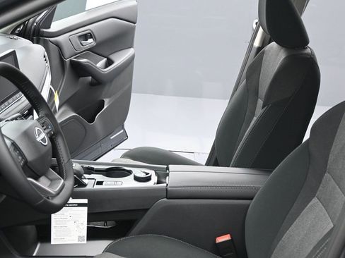 New 2026 Nissan Rogue SV w/ Cold Weather Package image 18