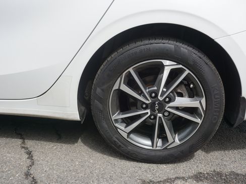 Used 2023 Kia Forte LXS w/ LXS Technology Package image 6