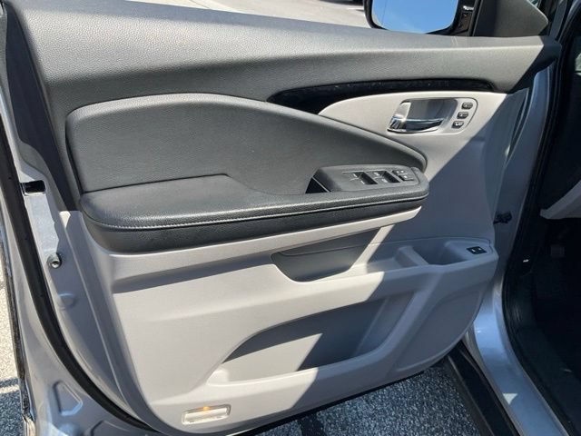Used 2016 Honda Pilot Touring image 7