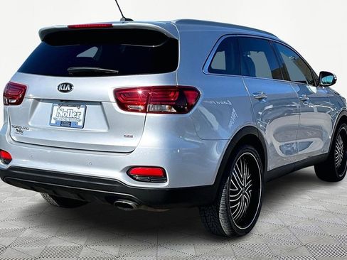Used 2020 Kia Sorento LX w/ LX I4 Convenience Package image 2