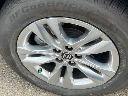 Used 2023 Toyota Sienna Limited AWD/4WD image 17