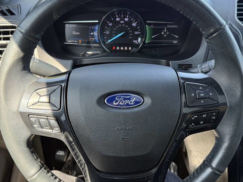 Used 2018 Ford Explorer XLT w/ Equipment Group 202A image 27