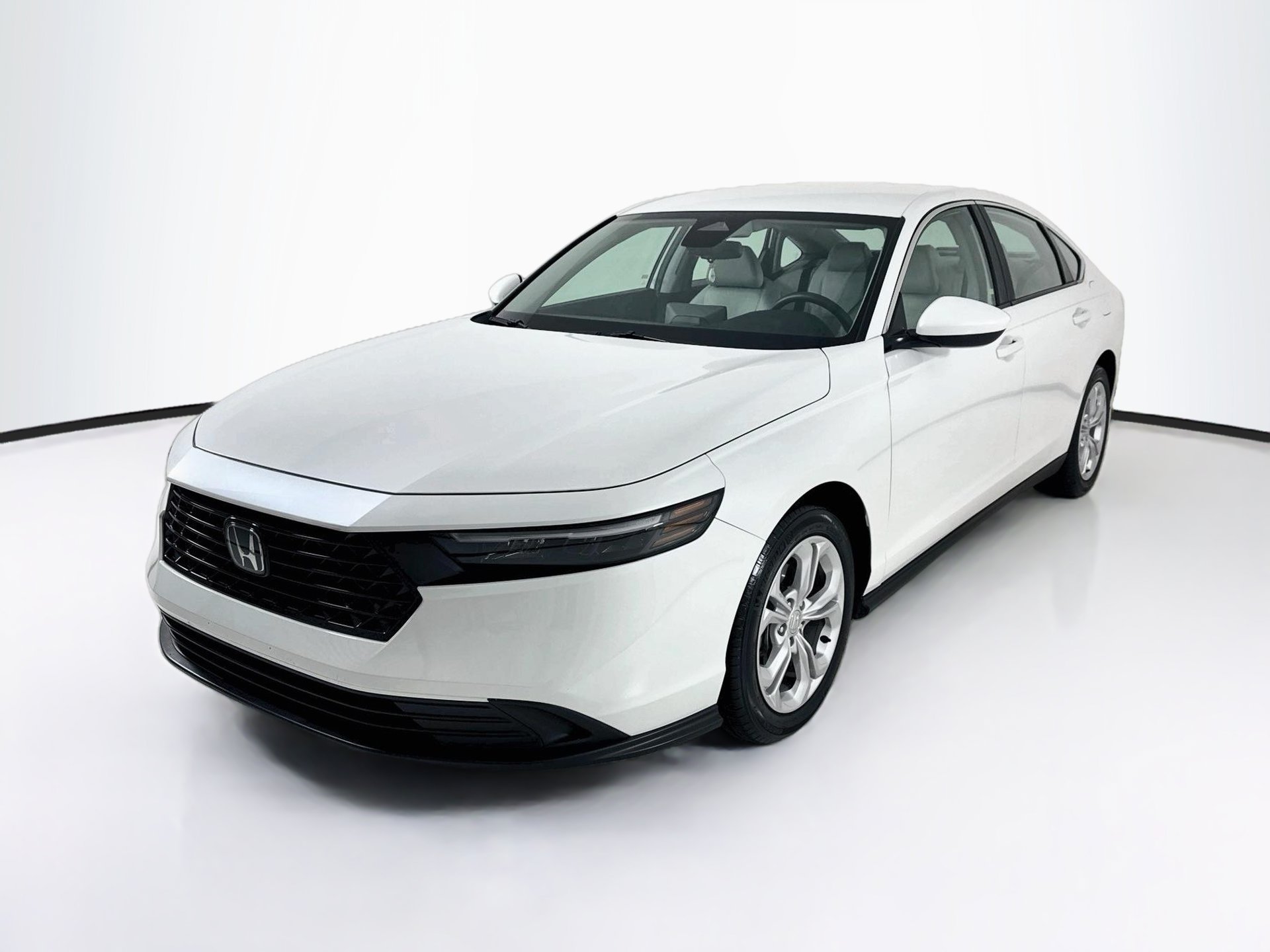Used 2025 Honda Accord LX image 3