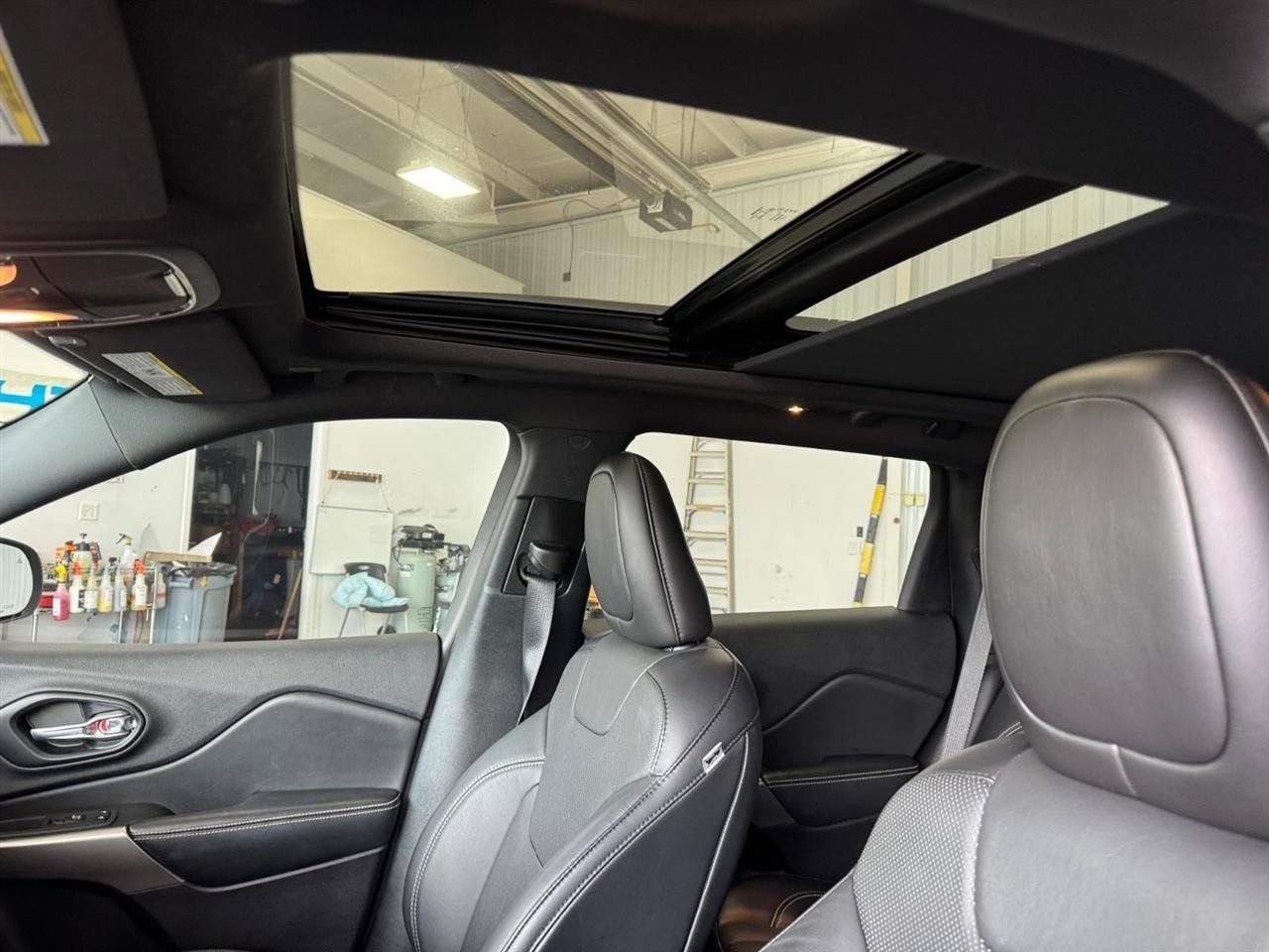 Used 2021 Jeep Cherokee Latitude Lux 80th Anniv w/ Quick Order Package 26U 80TH AWD/4WD image 12