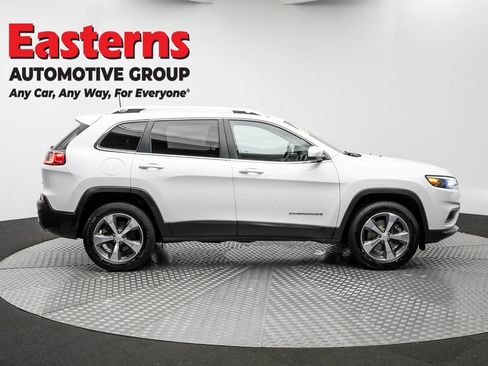 Used 2019 Jeep Cherokee Limited AWD/4WD image 4