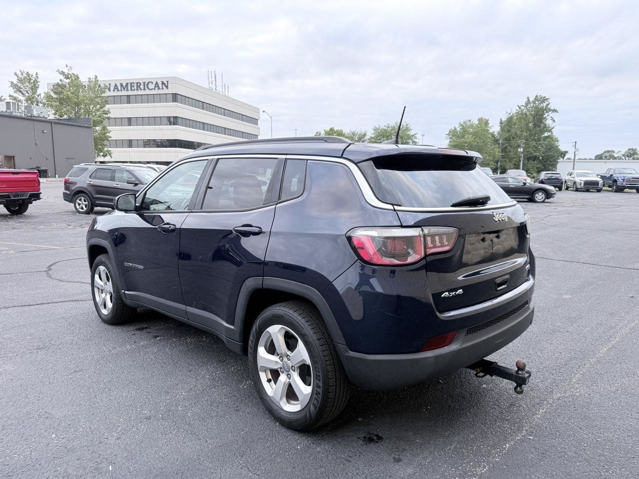 Used 2017 Jeep Compass Latitude w/ Popular Equipment Group AWD/4WD image 3
