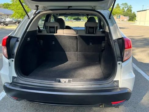 Used 2017 Honda HR-V LX image 13