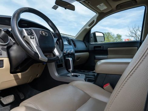 Used 2014 Toyota Sequoia SR5 RWD image 20