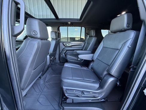 Used 2022 Chevrolet Suburban Z71 w/ Z71 Off-Road Package image 39